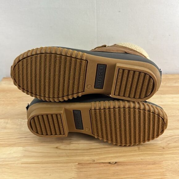 Tommy Hilfiger Rainah Duck Boot-Medium Brown- Size 7 M (Medium)- NIB - Picture 7 of 8